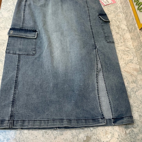 Juicy Couture Cargo Denim Midi Skirt with Belt & Slit Medium Wash Size 30 - Picture 6 of 12